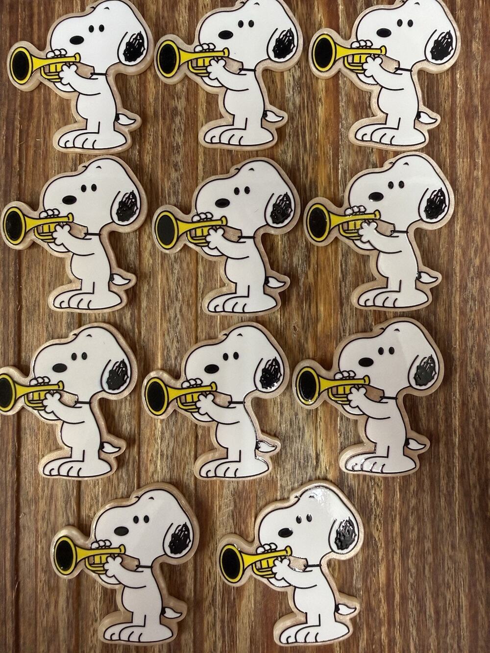 11 Pc Trumpet Snoopy Acrylic Flatbacks